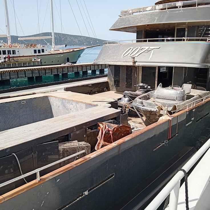 Opulent waterfront dining